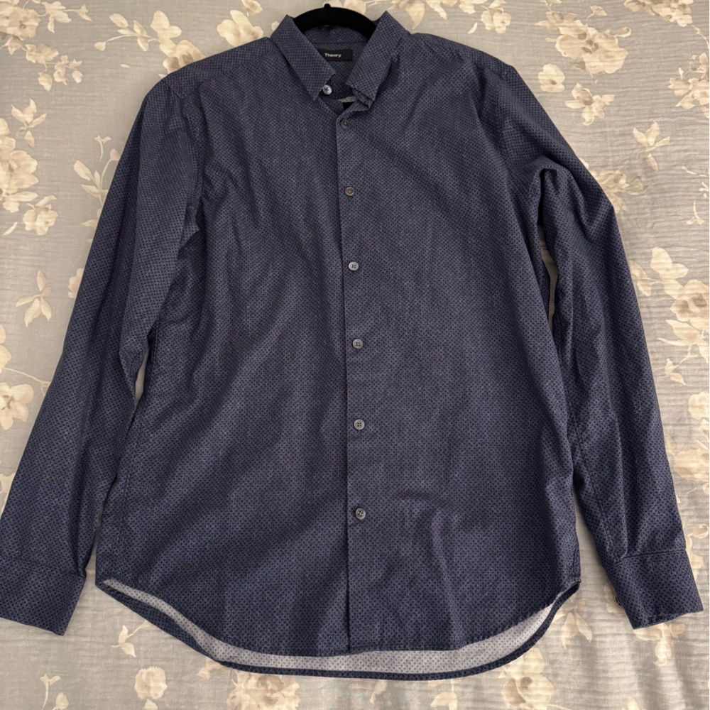 Theory Slim Long Sleeve Button Down. Size M